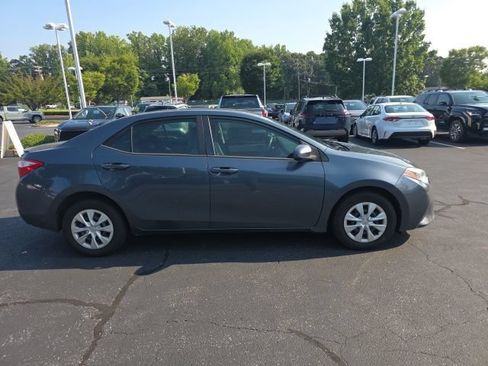 Used 2015 Toyota Corolla LE FWD image 5