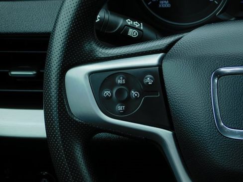 Used 2022 GMC Terrain SLE image 18