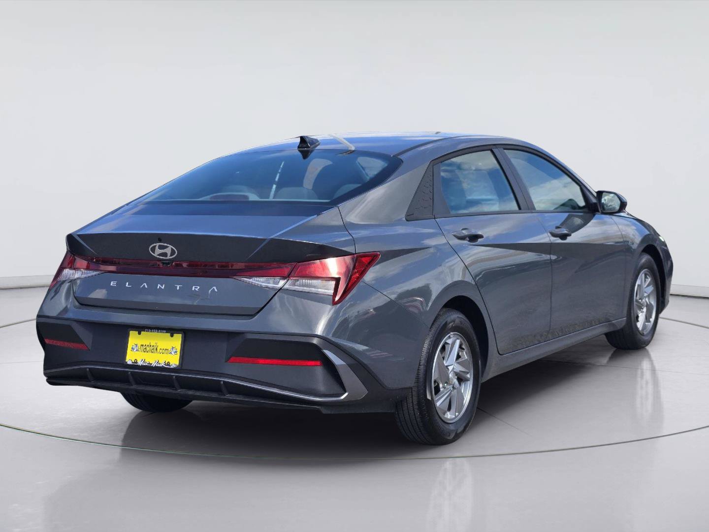 Used 2026 Hyundai Elantra SE w/ Cargo Package FWD image 8