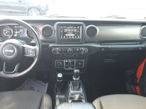 Used 2018 Jeep Wrangler Unlimited Sport S AWD/4WD image 25