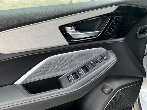 Used 2025 Acura MDX w/ Technology Package image 18