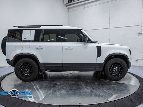 Used 2023 Land Rover Defender 110 S image 8