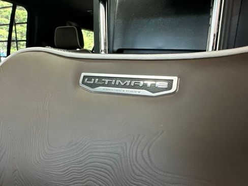 Used 2025 GMC Yukon XL Denali Ultimate AWD/4WD image 17