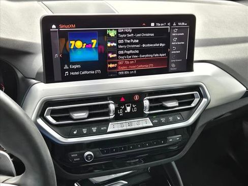 Used 2025 BMW X4 xDrive30i image 14