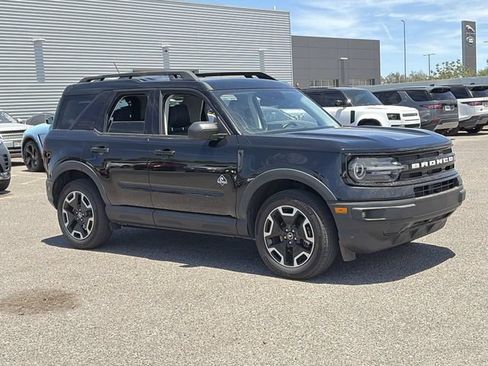 Used 2023 Ford Bronco Sport Outer Banks w/ Tech Package AWD/4WD image 4