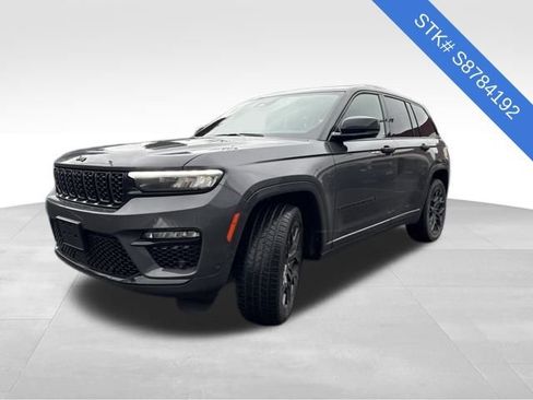 New 2025 Jeep Grand Cherokee Summit w/ Obsidian Package image 3