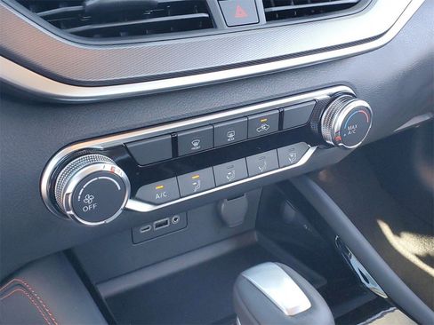 New 2025 Nissan Altima 2.5 SR image 17