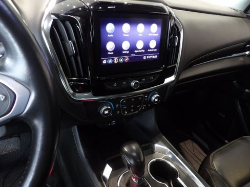 Used 2021 Chevrolet Traverse RS AWD/4WD image 13