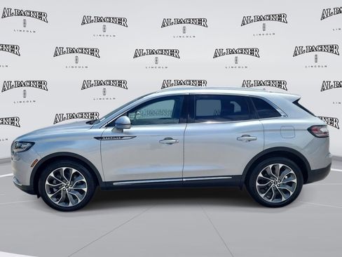 Used 2022 Lincoln Nautilus Reserve FWD image 2