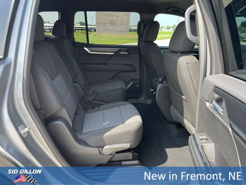 New 2026 GMC Acadia Elevation image 11