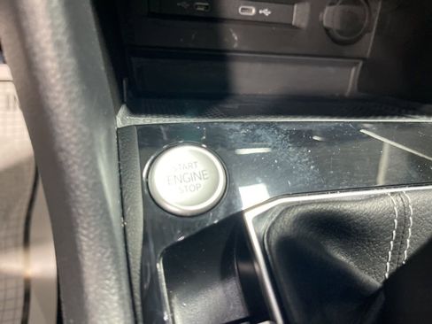 Used 2022 Volkswagen Taos SEL w/ Panoramic Sunroof Package image 33