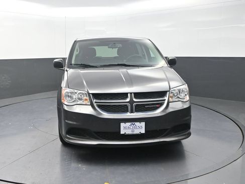 Used 2018 Dodge Grand Caravan SE w/ UConnect Hands-Free Group FWD image 2