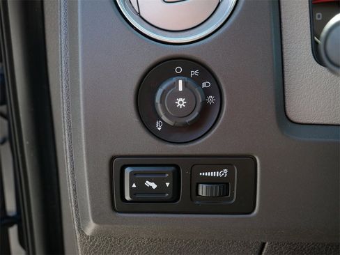 Used 2010 Ford F150 XLT image 15