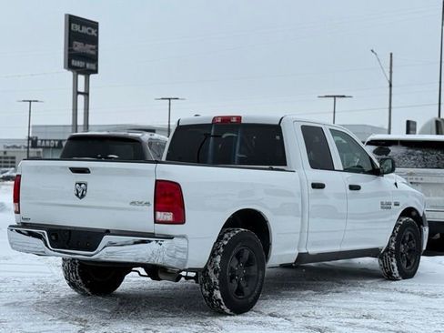 Used 2016 RAM 1500 ST w/ SXT Appearance Group image 34