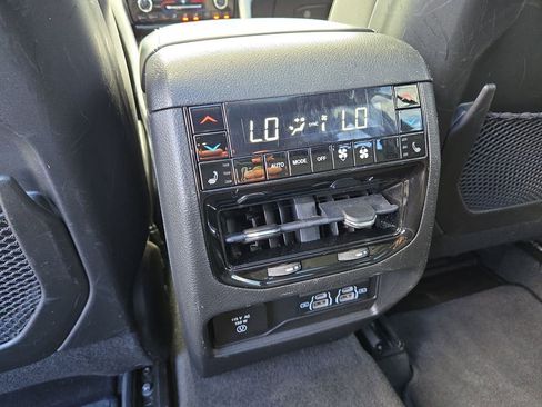 Certified 2022 Jeep Grand Cherokee Overland w/ Luxury Tech Group IV image 27