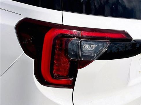 Used 2021 GMC Acadia SLE w/ Driver Convenience Package image 29