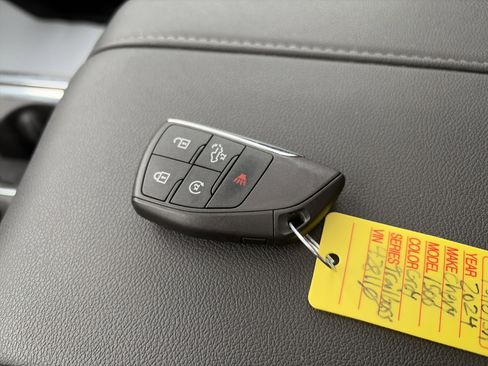 Used 2024 Chevrolet Silverado 1500 LT Trail Boss w/ Convenience Package II image 29