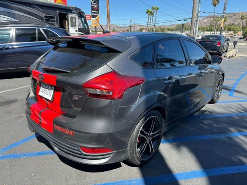 Used 2016 Ford Focus ST image 8