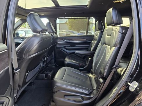 Used 2024 Jeep Grand Cherokee L Limited w/ Luxury Tech Group II AWD/4WD image 21