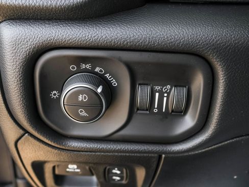 New 2026 RAM 1500 4x4 Crew Cab image 26