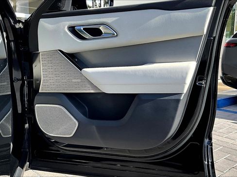 Used 2023 Land Rover Range Rover Velar R-Dynamic S image 24