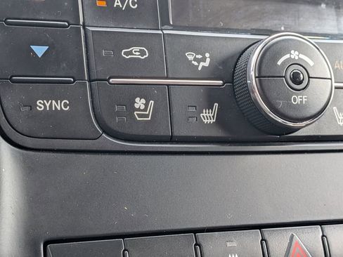 Used 2012 Jeep Grand Cherokee Overland Summit image 21