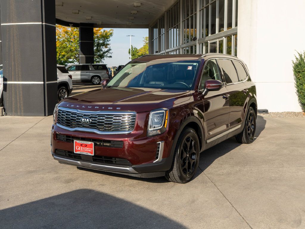 Used 2020 Kia Telluride EX AWD/4WD image 3