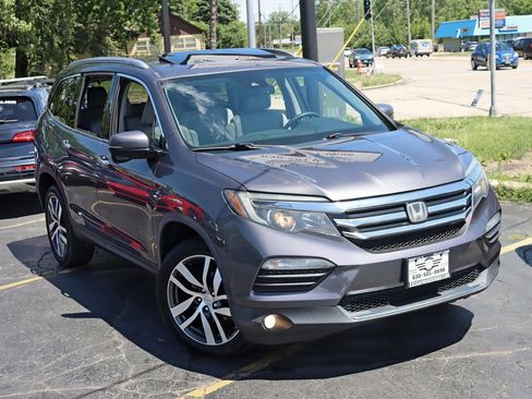 Used 2017 Honda Pilot Touring image 7