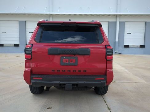 Used 2025 Toyota 4Runner TRD Off-Road Premium AWD/4WD image 6