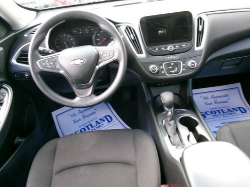 Used 2024 Chevrolet Malibu LS w/ Driver Confidence Package FWD image 11