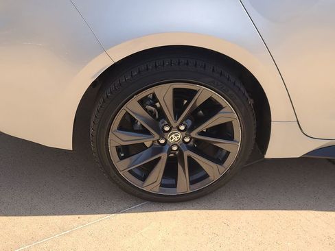 Used 2024 Toyota Corolla SE w/ SE Premium Package FWD image 6
