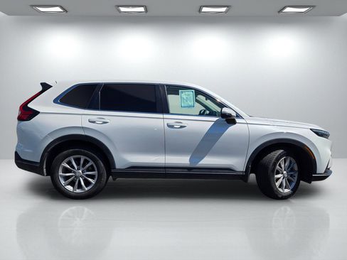 Used 2025 Honda CR-V EX image 3