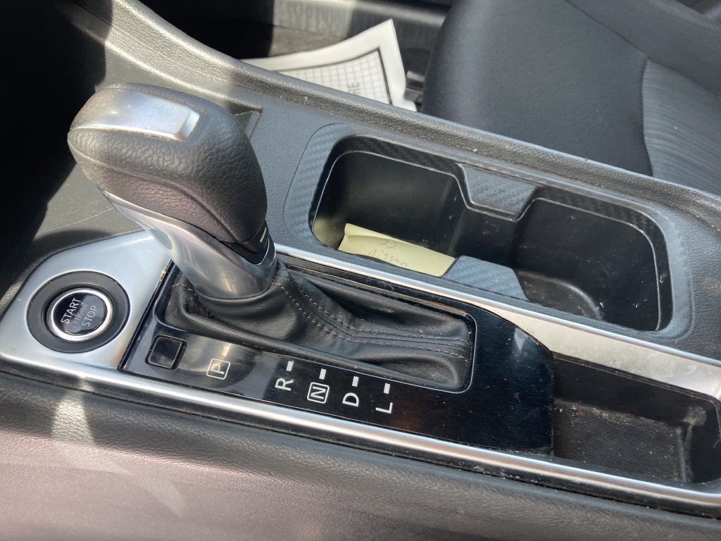 Used 2022 Nissan Sentra SV FWD image 30