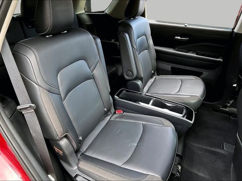 Certified 2025 Nissan Pathfinder SL w/ SL Premium Package AWD/4WD image 21