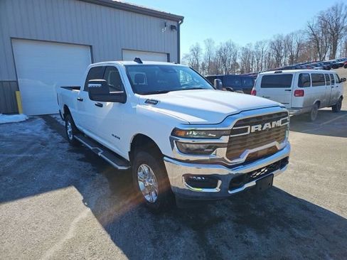 Used 2025 RAM 2500 Big Horn AWD/4WD image 5