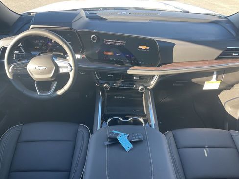 New 2026 Chevrolet Suburban Premier image 19