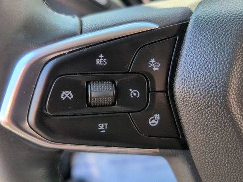 Used 2025 Chevrolet TrailBlazer LT w/ LT Cold Weather Package FWD image 24