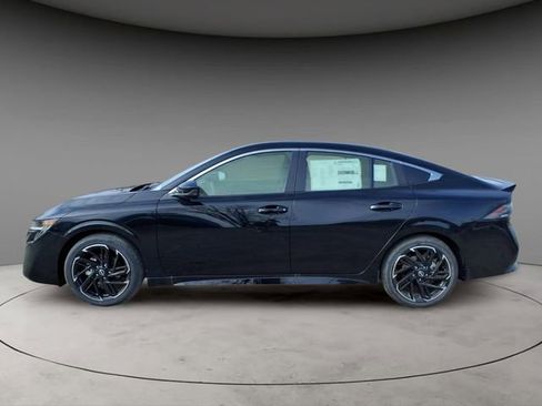 New 2026 Nissan Sentra SR w/ SR Premium Package image 2
