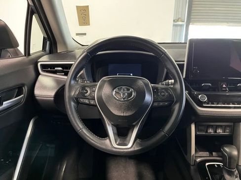 Used 2025 Toyota Corolla Cross XLE FWD image 20