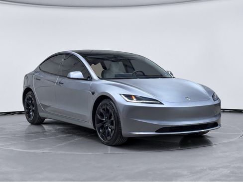 Used 2025 Tesla Model 3 Long Range AWD/4WD image 4