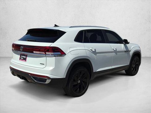 Used 2024 Volkswagen Atlas Cross Sport SE w/ Panoramic Sunroof Package AWD/4WD image 5