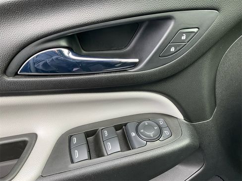 Used 2020 Chevrolet Equinox LT image 26