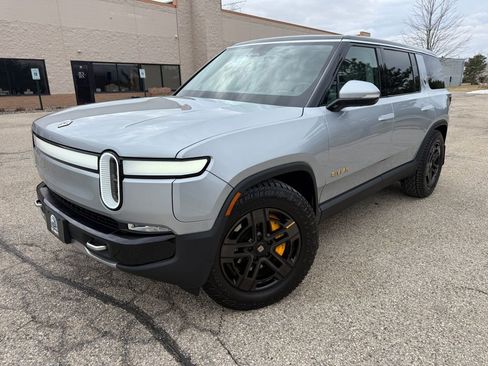 Used 2024 Rivian R1S Adventure image 1