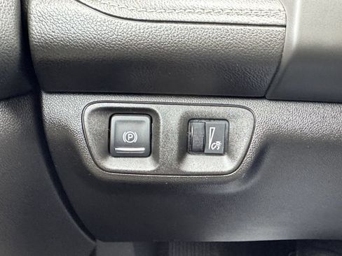 Used 2017 GMC Acadia Denali w/ Technology Package AWD/4WD image 32