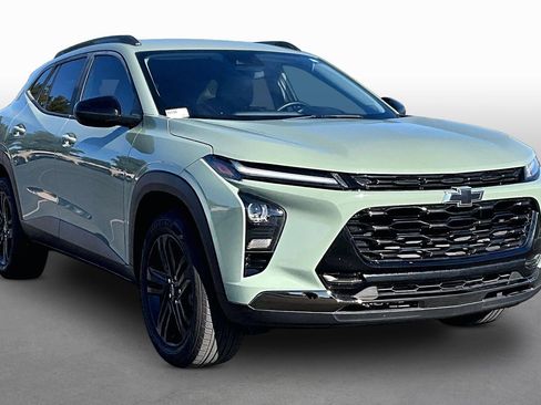 Used 2025 Chevrolet Trax ACTIV w/ Driver Confidence Package image 9