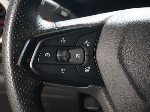 Certified 2024 Chevrolet Trax RS w/ Sunroof Package image 25