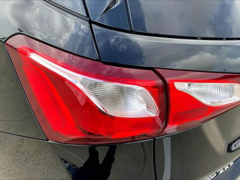 Used 2018 Chevrolet Equinox Premier AWD/4WD image 28