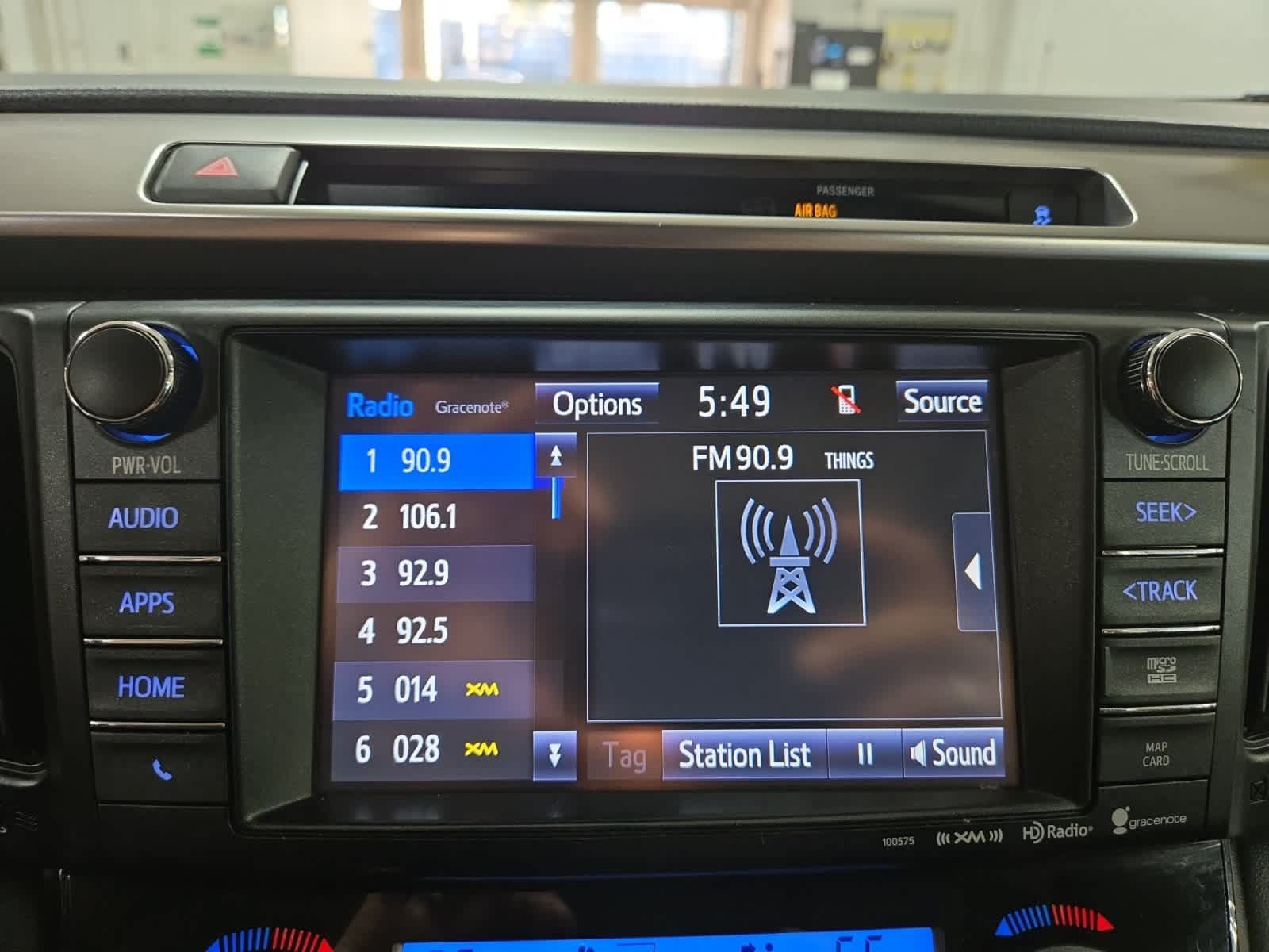 Used 2016 Toyota RAV4 Limited AWD/4WD image 25