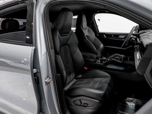 Used 2024 Porsche Cayenne Turbo GT image 32