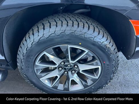 Used 2022 Chevrolet Tahoe Z71 w/ Luxury Package AWD/4WD image 23